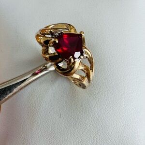 10K Yellow Gold Heart Ruby and Diamond Ring size 6.5